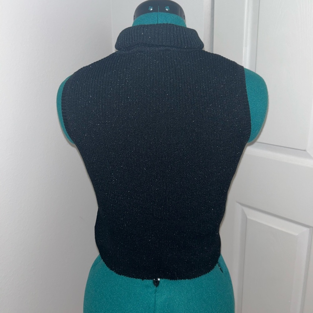 Black turtleneck tank